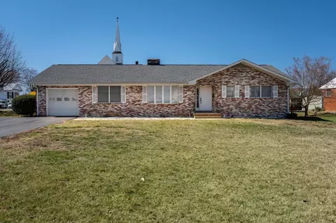 101 Hill Ave, Elkton, VA 22827