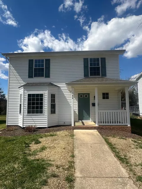 184 S Charles St S, Strasburg, VA 22657