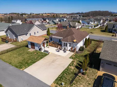 105 Stone Dr, Stuarts Draft, VA 24477 photo 54