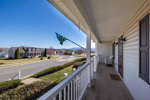 105 Stone Dr, Stuarts Draft, VA 24477 photo 6