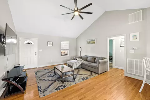 105 Stone Dr, Stuarts Draft, VA 24477 photo 8