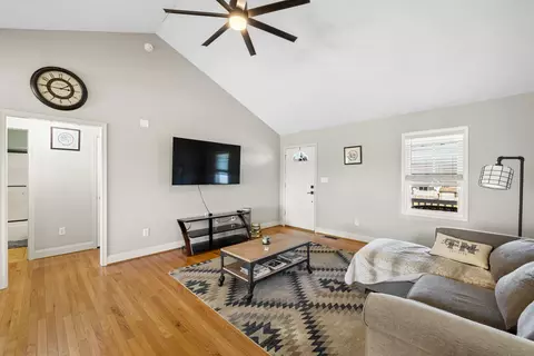 105 Stone Dr, Stuarts Draft, VA 24477 photo 9