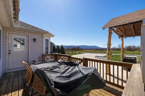 105 Stone Dr, Stuarts Draft, VA 24477 photo 44