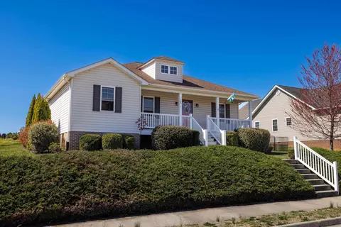 105 Stone Dr, Stuarts Draft, VA 24477 photo 3
