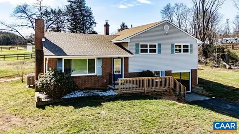 492 Avon Rd, Afton, VA 22920