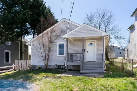 14 E Peabody St E, Staunton, VA 24401