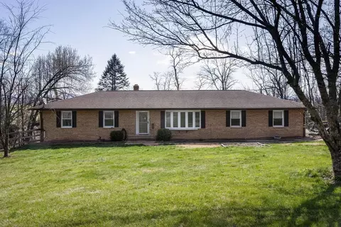 9011 Rawley Pike, Hinton, VA 22831