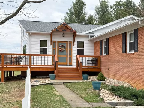 301 Guthrie Rd, Stuarts Draft, VA 24477 photo 5