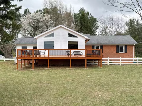 301 Guthrie Rd, Stuarts Draft, VA 24477