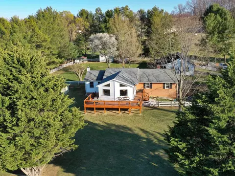 301 Guthrie Rd, Stuarts Draft, VA 24477 photo 10