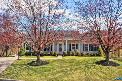29 Gilnochie Ln, Staunton, VA 24401