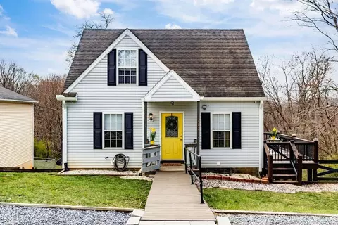 722 Mineola St, Staunton, VA 24401