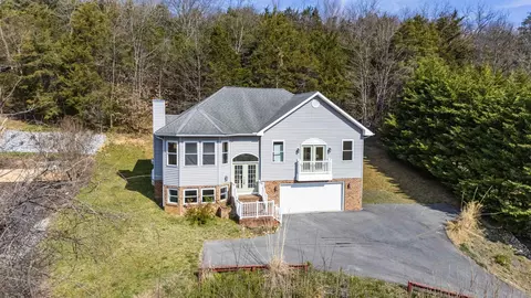 173 Valley View Ave, Mount Sidney, VA 24467