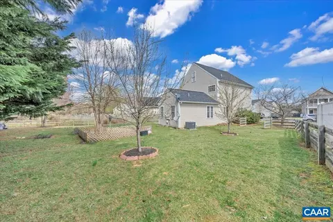 1060 Pendleton Dr, Waynesboro, VA 22980 photo 8