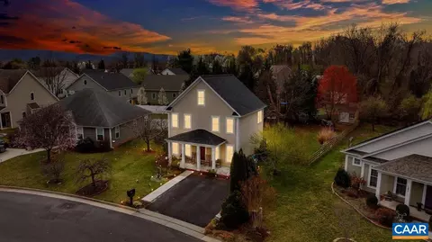 1060 Pendleton Dr, Waynesboro, VA 22980