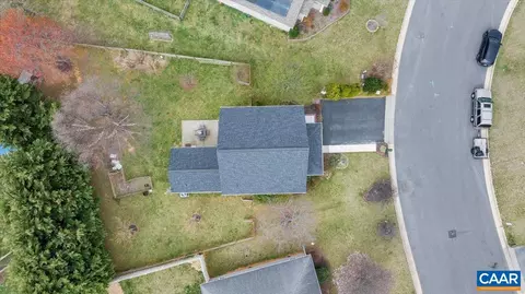 1060 Pendleton Dr, Waynesboro, VA 22980 photo 2