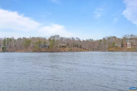 View/Area - 19 Hawks Pl, Palmyra, VA 22963 photo 12 of 21