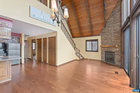 Living - 19 Hawks Pl, Palmyra, VA 22963 photo 2 of 3