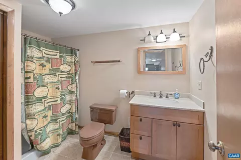 Bath - 19 Hawks Pl, Palmyra, VA 22963 photo 5 of 5