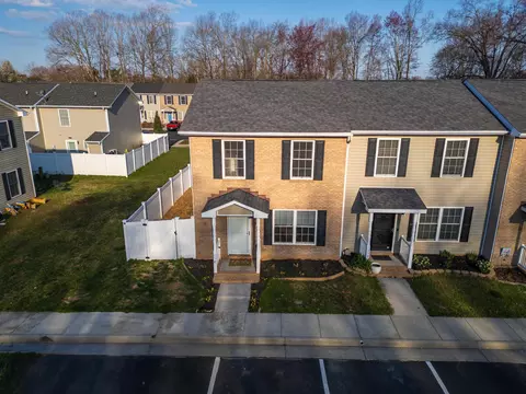 105 13th St #E, Grottoes, VA 24441