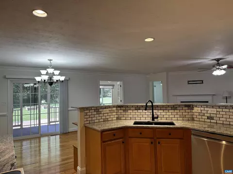 56 Meriwether Cir, Stuarts Draft, VA 24477 photo 8