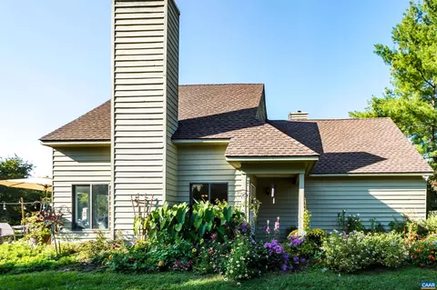 988 Amber Ridge Rd, Charlottesville, VA 22901