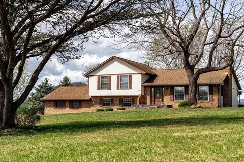 456 Eckert Cir, Harrisonburg, VA 22801