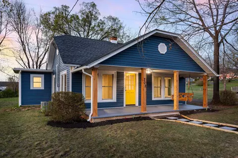 202 Dooms Crossing Rd, Waynesboro, VA 22980