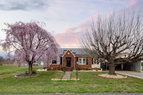 99 Monger Hill Rd, Elkton, VA 22827