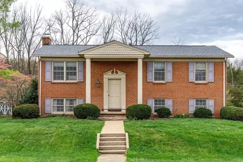 686 Phillip St, Staunton, VA 24401