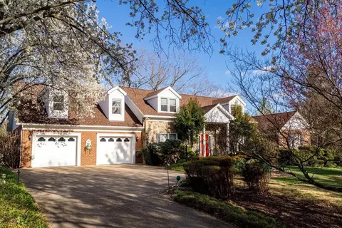 22 Manor Dr, Edinburg, VA 22824
