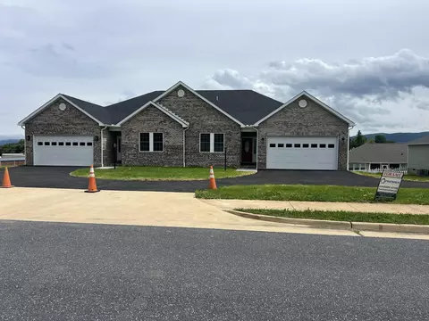 79 Meriwether Cir, Stuarts Draft, VA 24477