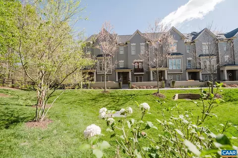 2781 Town Mews Ln, Charlottesville, VA 22901