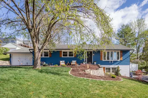 1254 W Dogwood Dr W, Harrisonburg, VA 22802