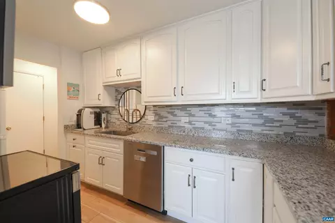 1800 Jefferson Park Ave #704, Charlottesville, VA 22903