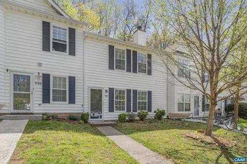 992 Towne Ln, Charlottesville, VA 22901