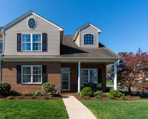 71 Whispering Oaks Dr, Staunton, VA 24401