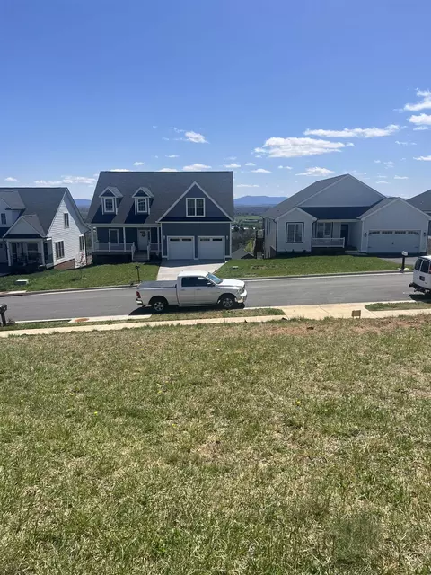 119 Chamberlain Dr, Staunton, VA 24401