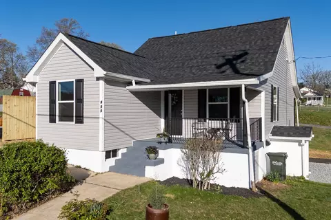 422 Grubert Ave, Staunton, VA 24401