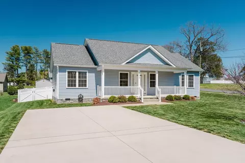 600 9th St, Grottoes, VA 24441