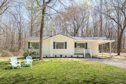 46 Marys Ln, Waynesboro, VA 22980