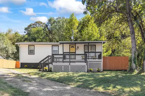 98 Spring Ln, Gladstone, VA 24553 photo 3