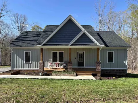 174 Goldenberry Ln, Louisa, VA 23093