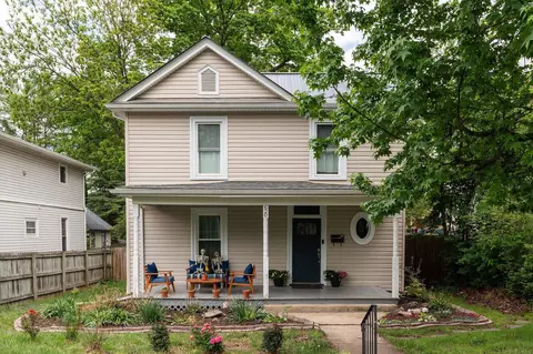 620 Maple Ave, Waynesboro, VA 22980 photo 2