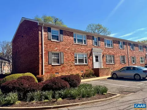 120 Hessian Hills Rdg #4, Charlottesville, VA 22901