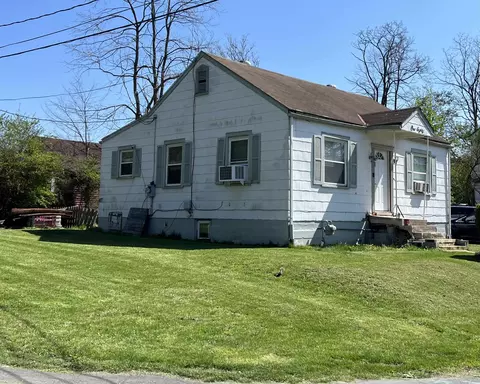 180 N Winchester Ave N, Waynesboro, VA 22980