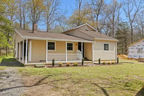 1021 Frye St, Waynesboro, VA 22980