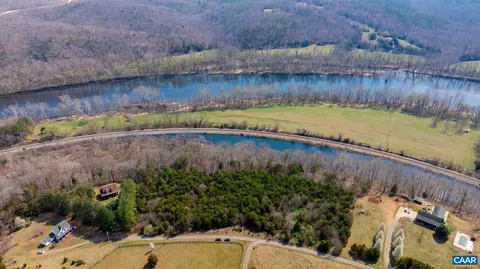 1280 Jones Overlook, Howardsville, VA 24562