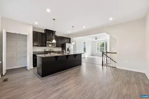 2154 Elm Tree Ct, Charlottesville, VA 22911 photo 3
