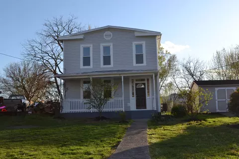 Exterior - 307 2nd St, Shenandoah, VA 22849 photo 1 of 7